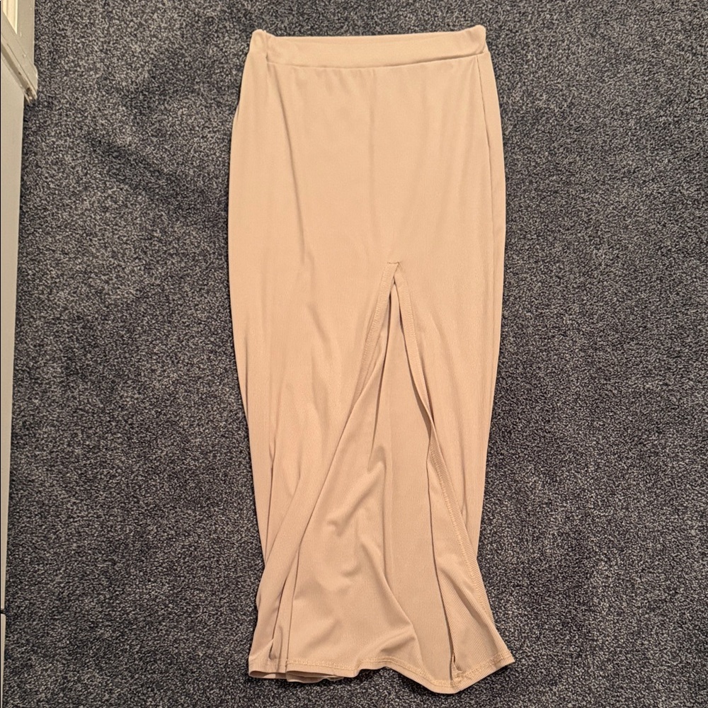 Chic Beige Pencil Skirt